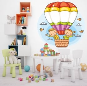 Vinili e adesivi bambini in un pallone