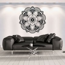 Vinili e adesivi con mandala da decorare