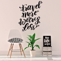 Vinile con frase in inglese travel more worry less